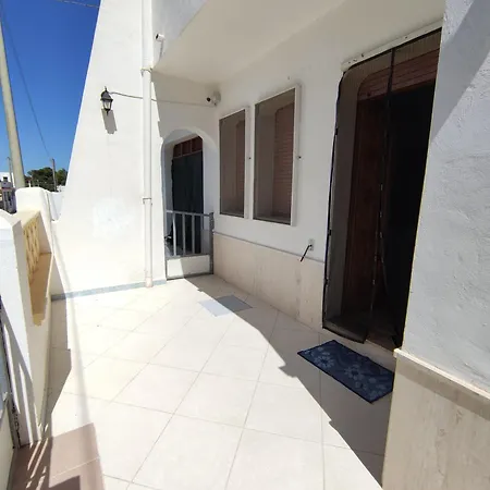 Specchiarica House *